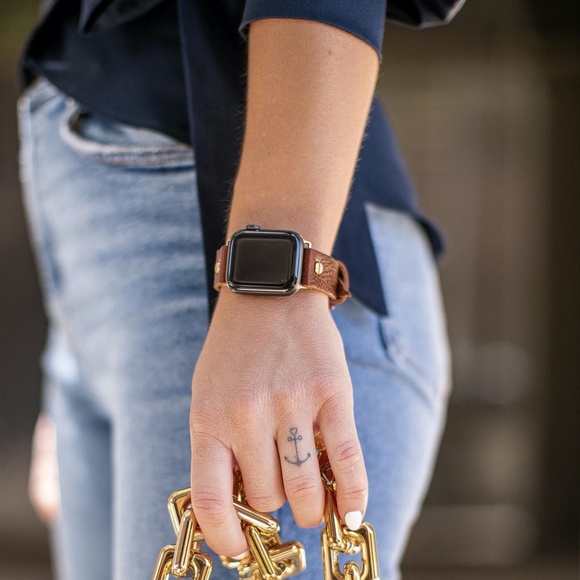 Brown Grain Leather Strap Band Gold Jewelry Apple Watch Series 7 Women Bracelet